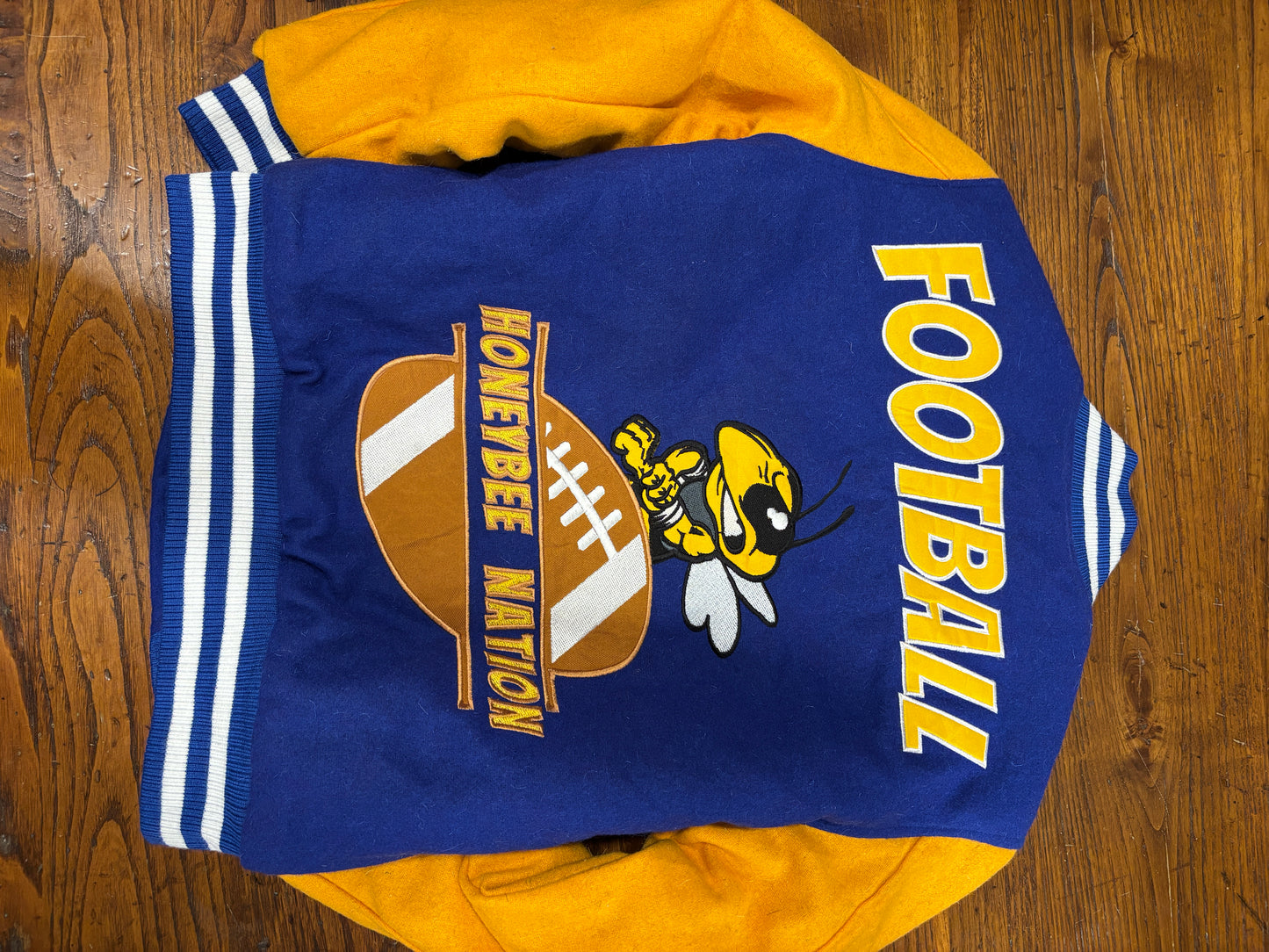 Taille universitaire 40/42 cod123