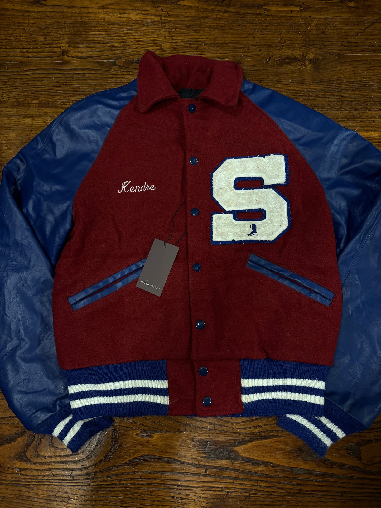 Taille universitaire 44/46 cod133