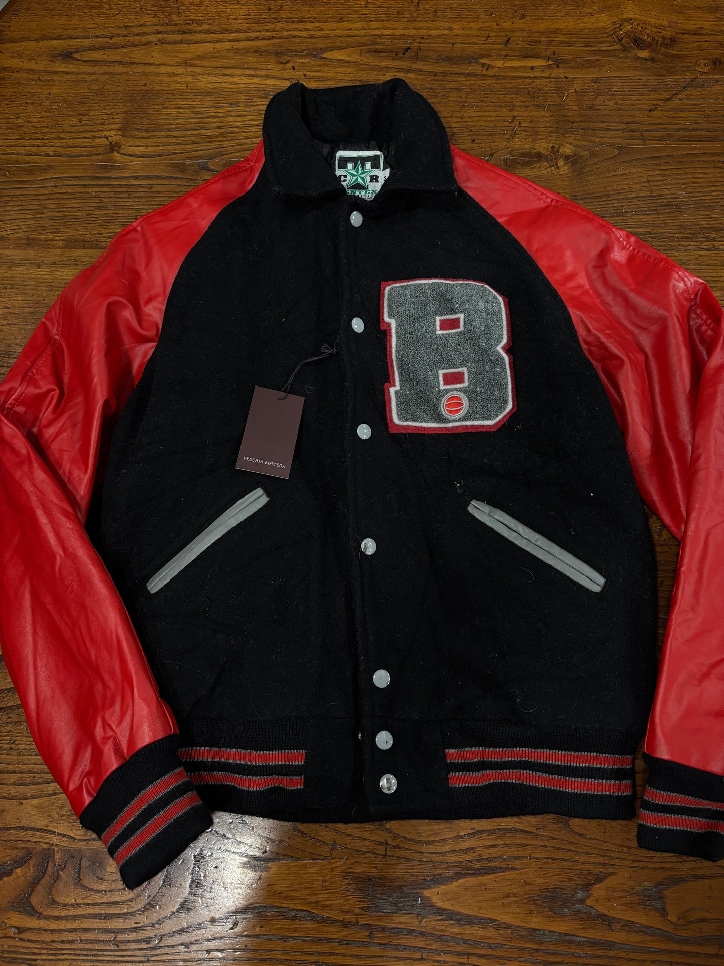 Taille universitaire 44/46 cod131