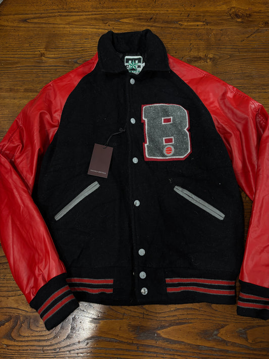 Taille universitaire 44/46 cod131