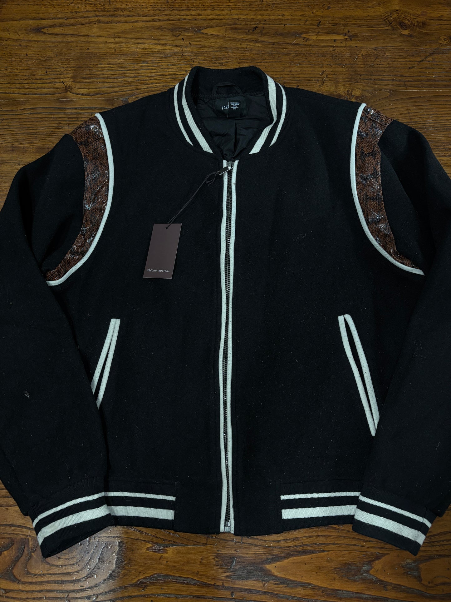 Taille universitaire 50/52, code 118