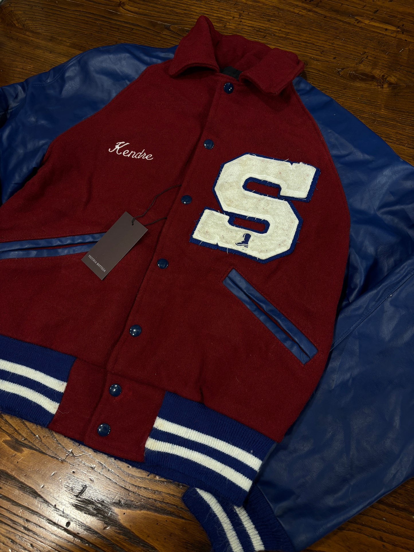 Taille universitaire 44/46 cod133