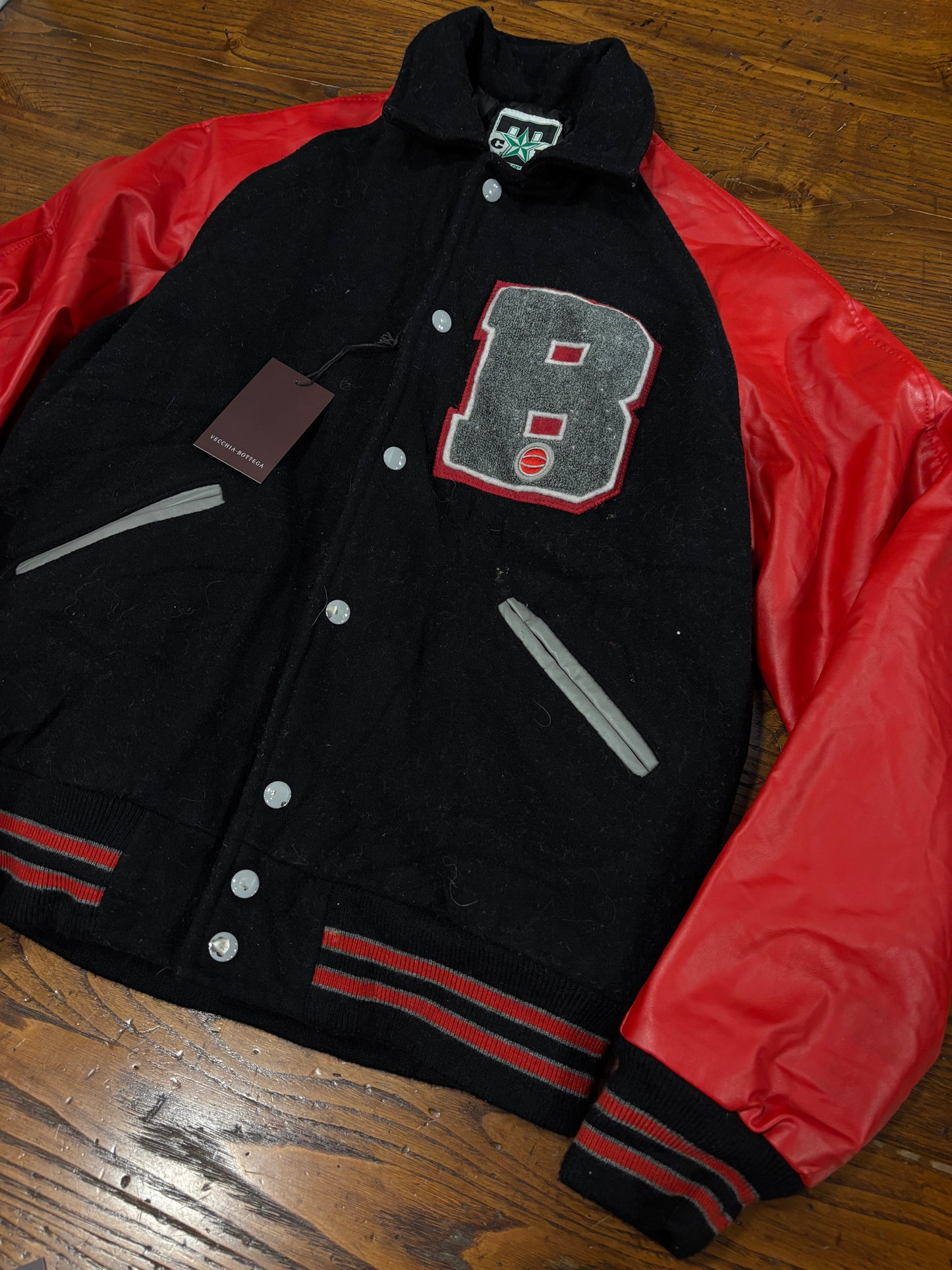 Taille universitaire 44/46 cod131