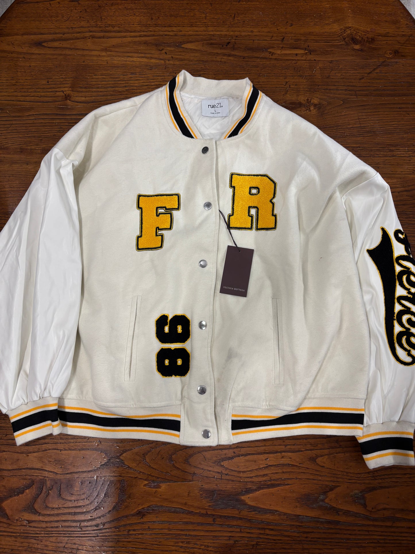 Taille universitaire 50/52 cod111