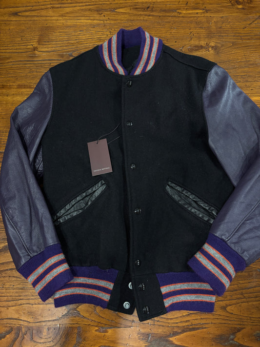 Taille universitaire 44/46 cod124